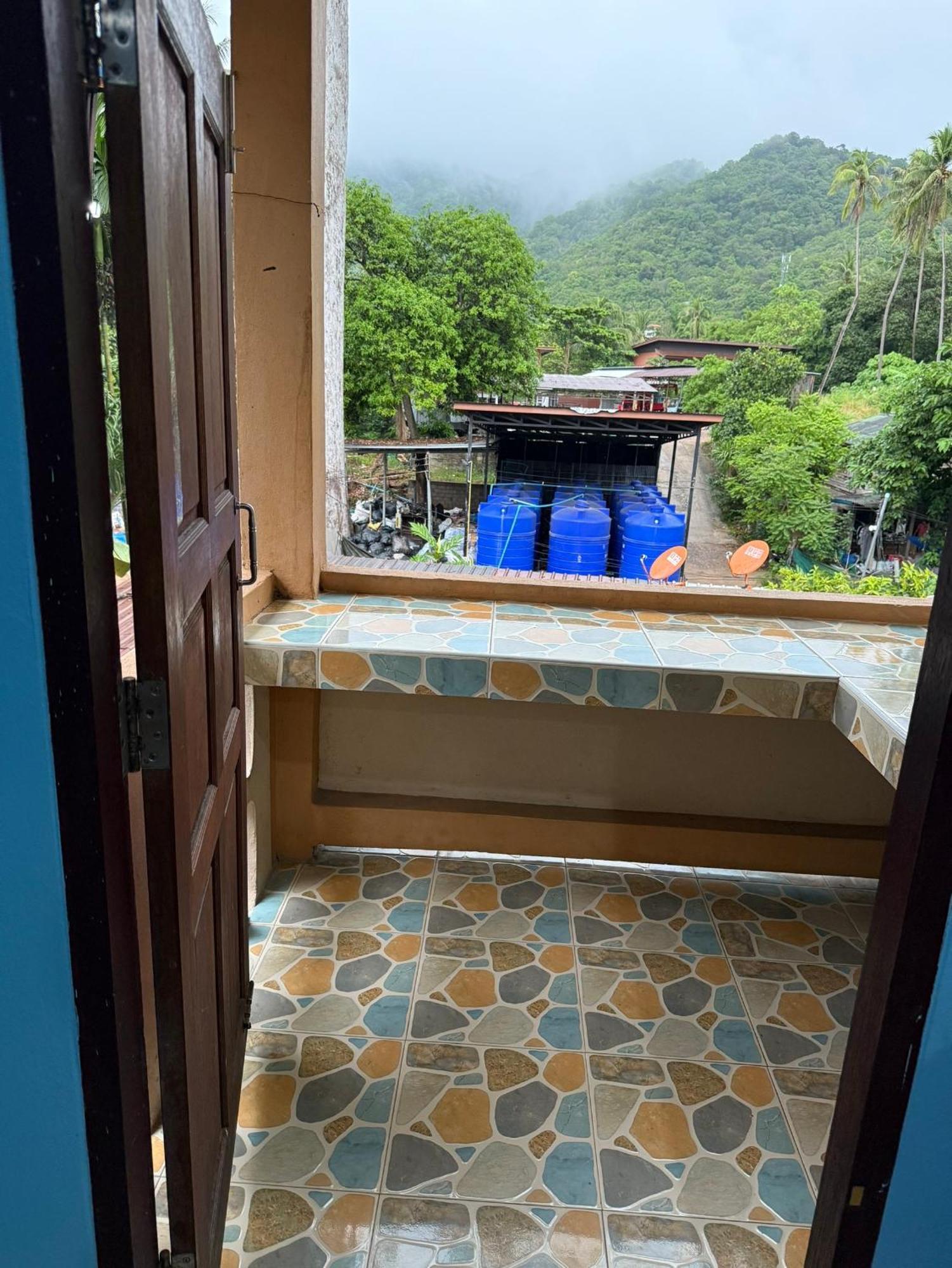 P'Un House Hotel Koh Tao Exterior photo